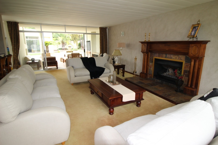 4 Bedroom Property for Sale in Heuwelsig Free State